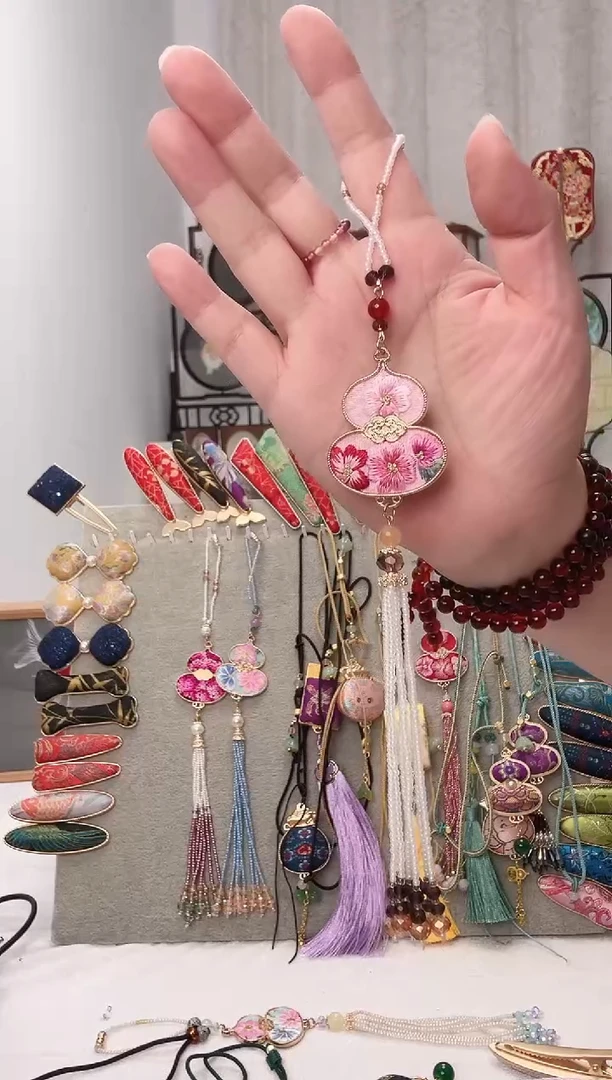 扇子苏绣作品手工车挂