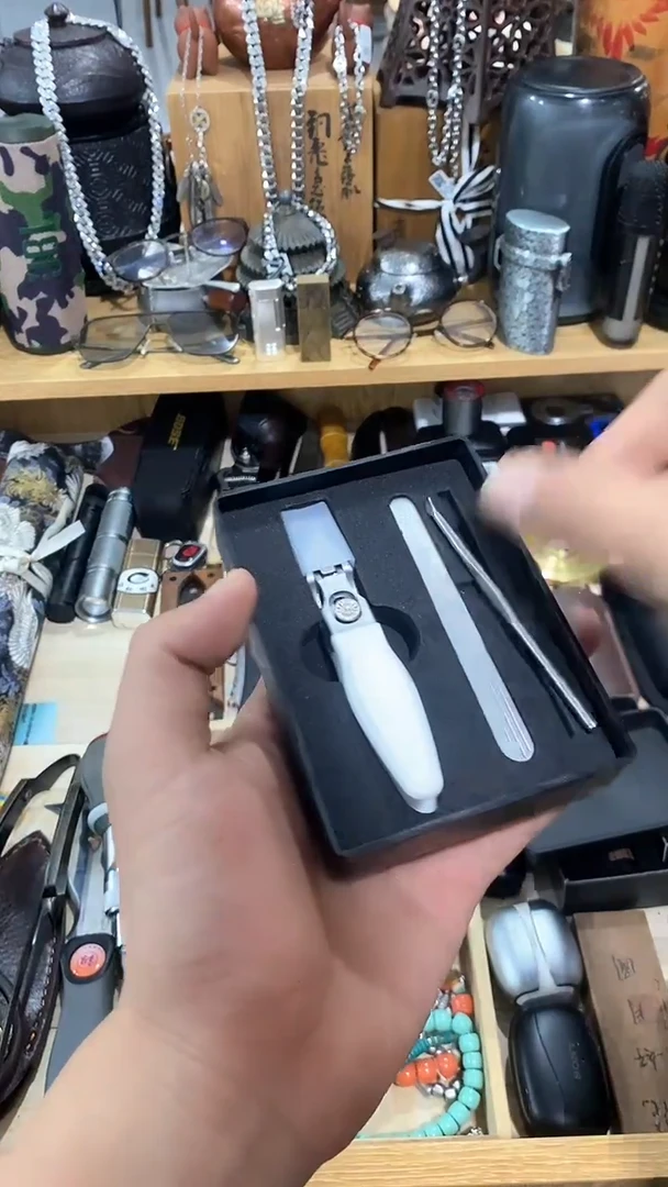 瓷片闪购商品  如图所示