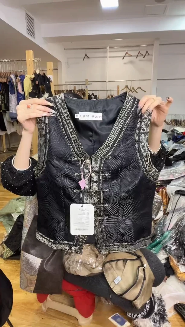 马甲       M码       80-105斤