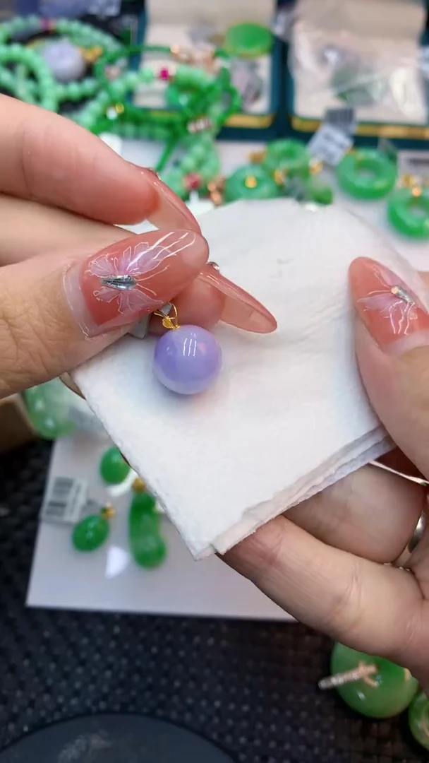 颈饰18K金镶嵌翡翠1