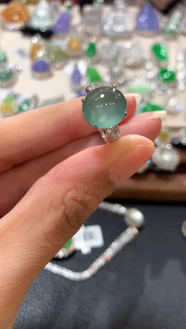 18K金镶嵌戒指翡翠m80