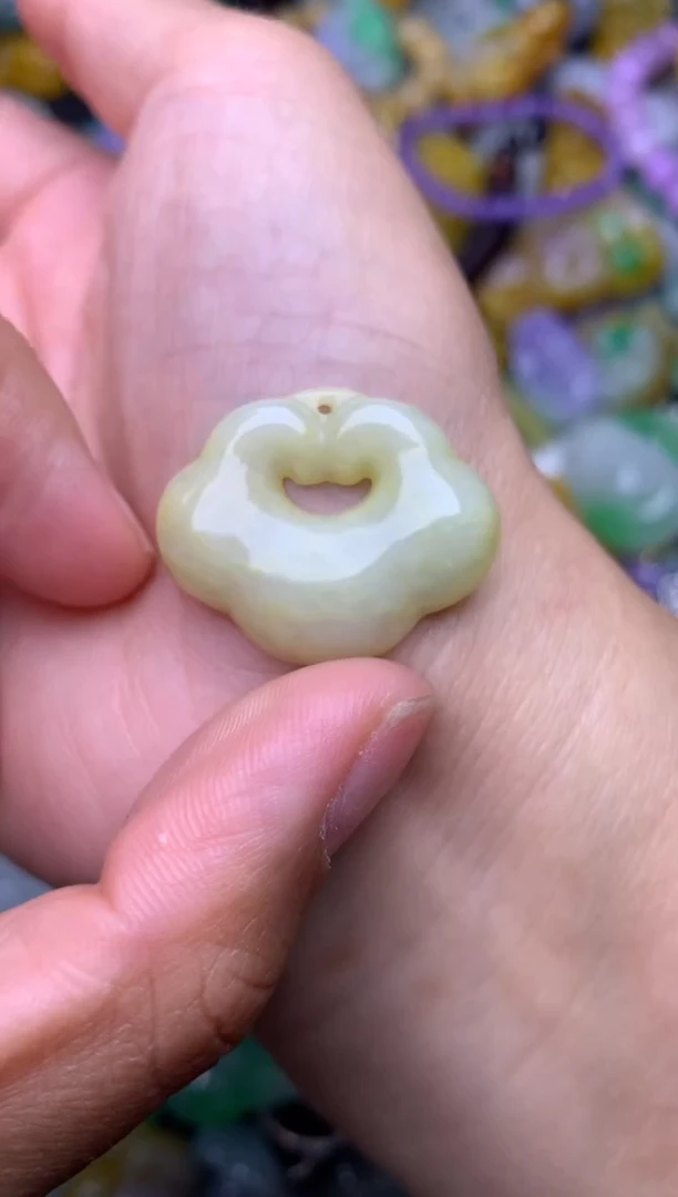 颈饰未镶嵌翡翠缅甸翡翠吊坠