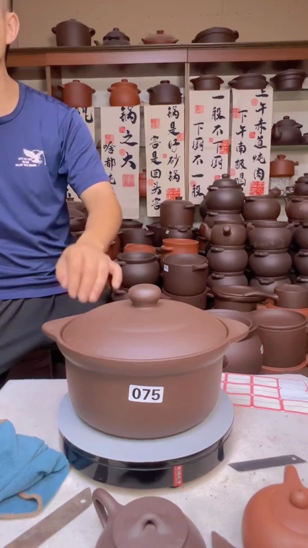 宜兴紫砂3.5升锅075