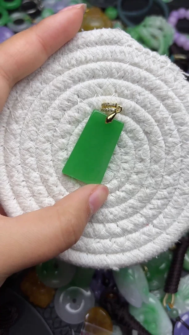 颈饰未镶嵌翡翠缅甸翡翠吊坠