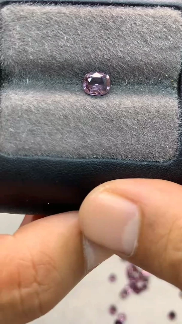 裸石未镶嵌尖晶石1.2克拉