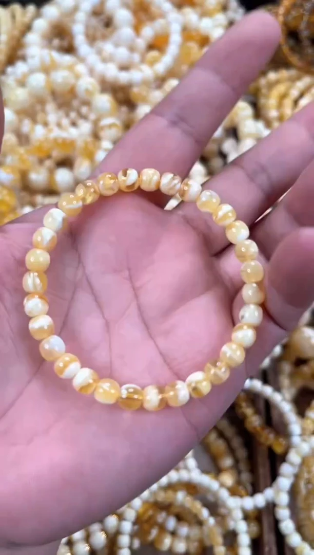 未镶嵌琥珀裸石A70   左右