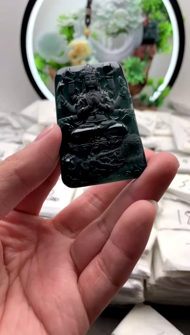 【闪购商品】翡翠颈饰未镶嵌千手观音