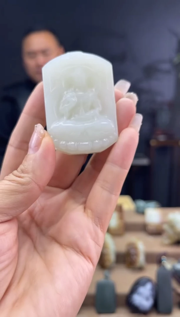 颈饰未镶嵌和田玉1