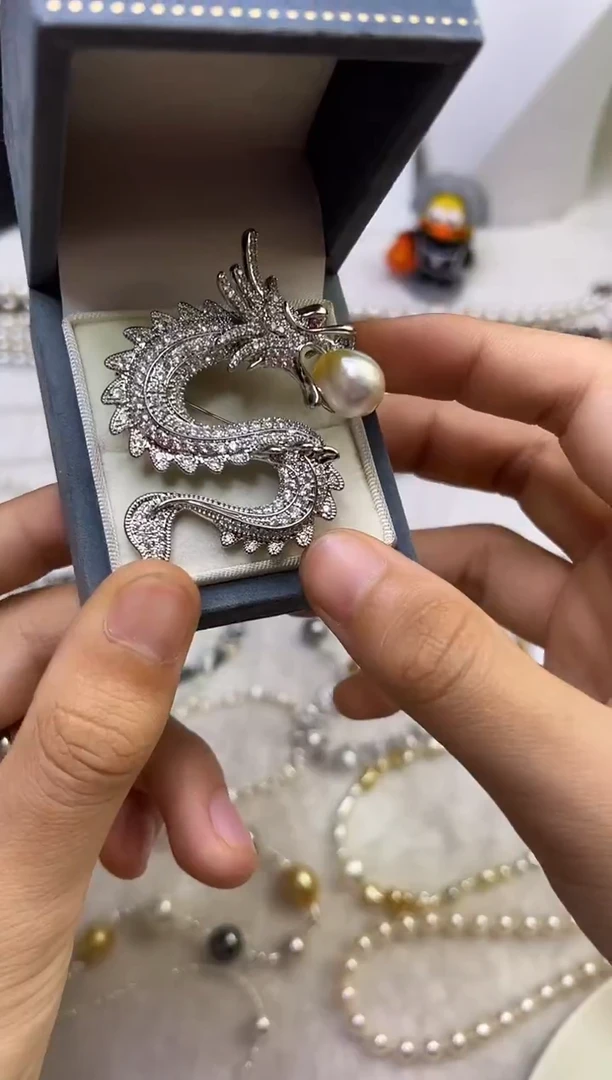 未镶嵌胸饰海水珍珠珍珠