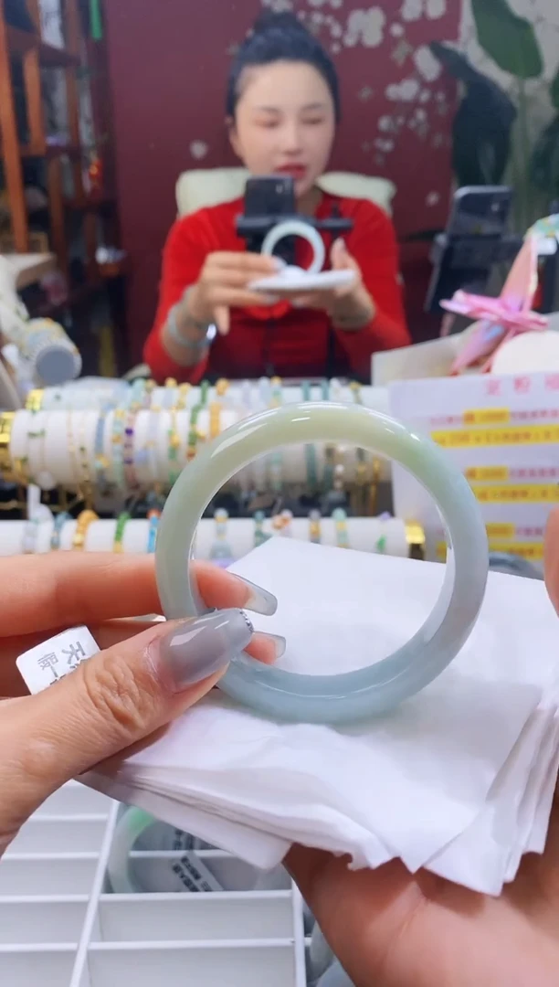 【闪购商品】翡翠手镯未镶嵌66黄加绿5657/11.8*8.0