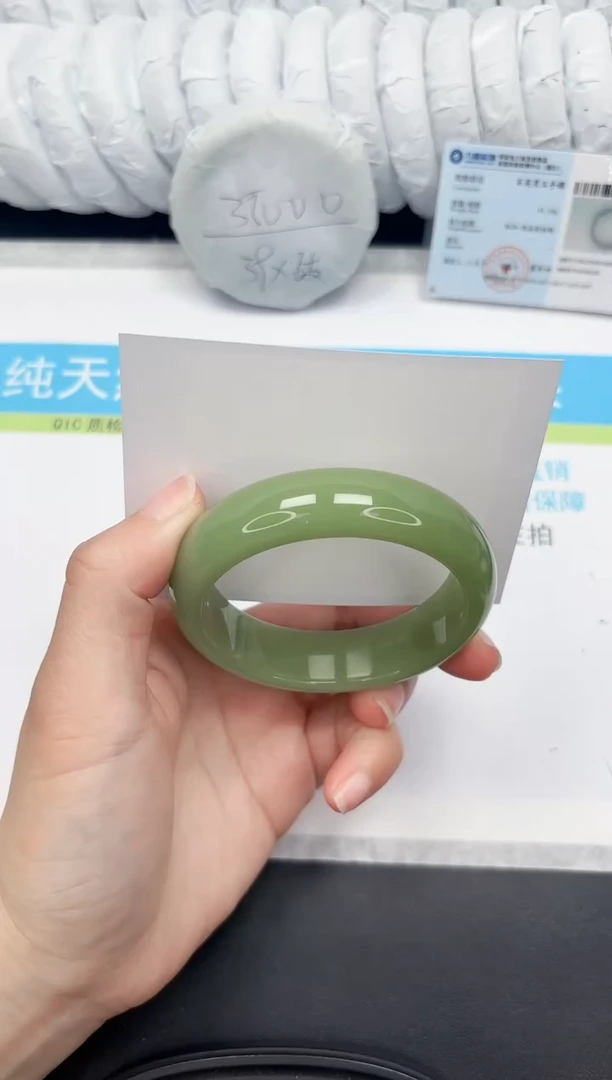 【闪购商品】石英质玉手镯未镶嵌215-57.5