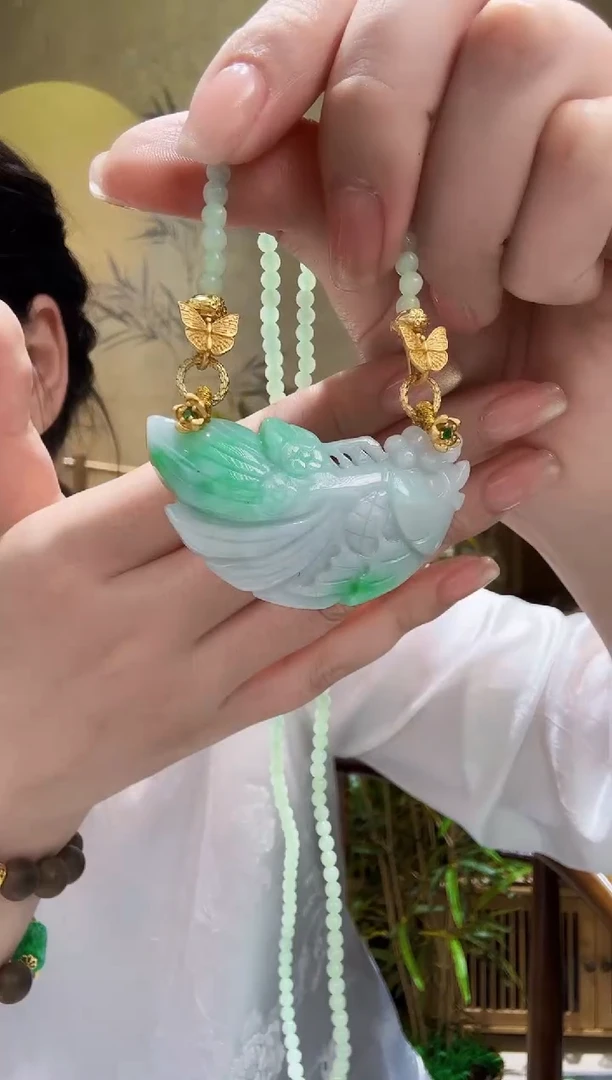 颈饰未镶嵌翡翠吊坠