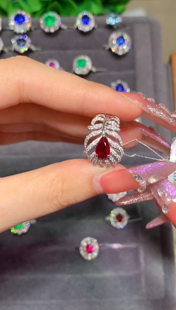 18K金镶嵌戒指红宝石1.03CT