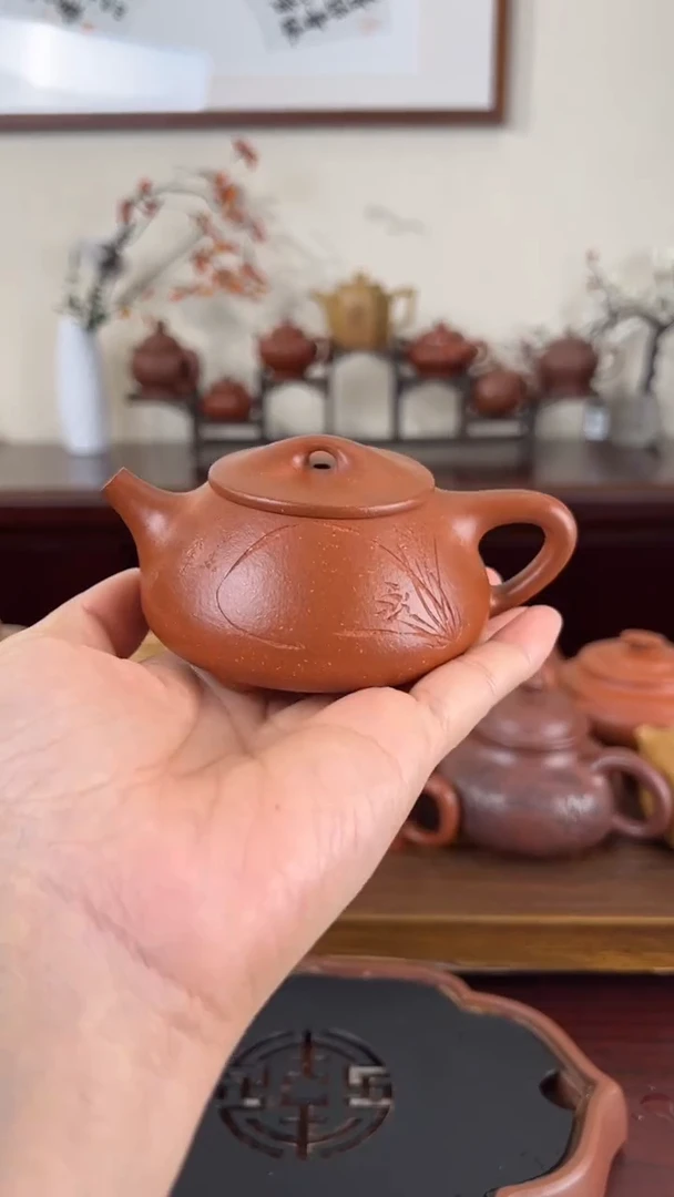 【闪购商品】紫砂茶壶红降坡刻绘景舟石瓢壶130CC