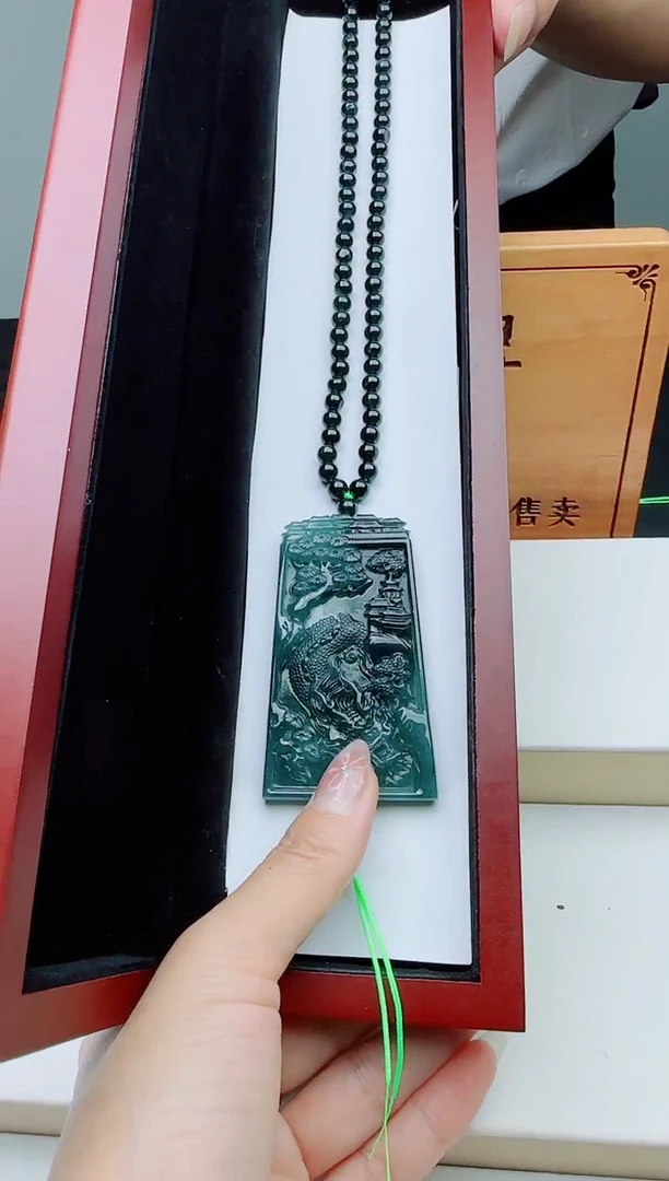 颈饰未镶嵌翡翠多样性发其一