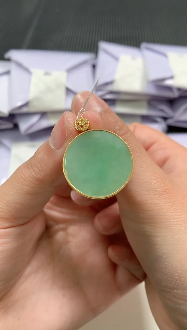 颈饰18K金镶嵌翡翠52