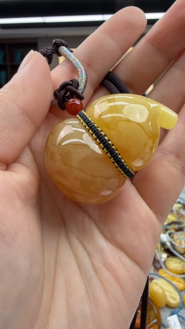 琥珀颈饰未镶嵌187秒拍号 假一罚三