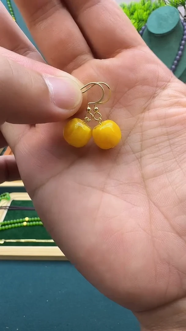 14K金镶嵌蜜蜡耳饰E01