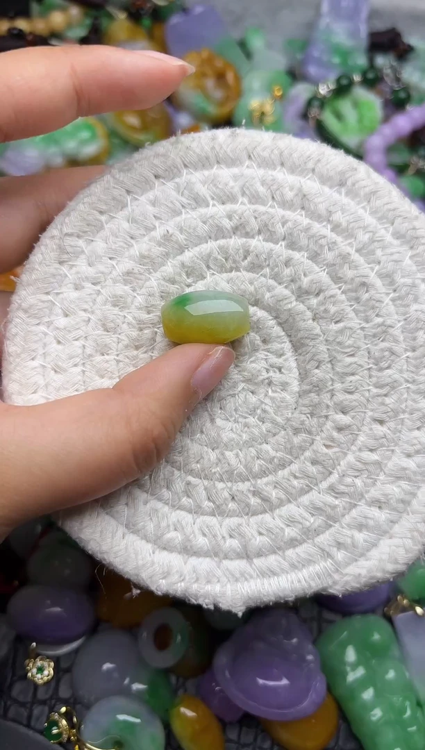 颈饰未镶嵌翡翠缅甸翡翠吊坠