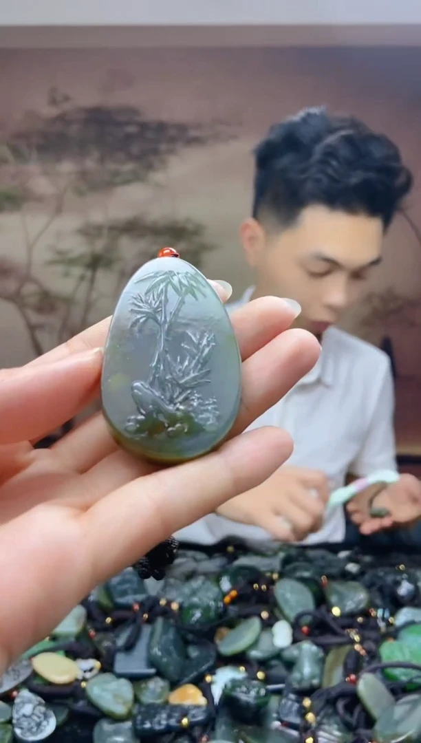 颈饰未镶嵌和田玉1