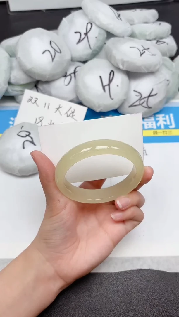 未镶嵌手镯石英质玉364-59.5