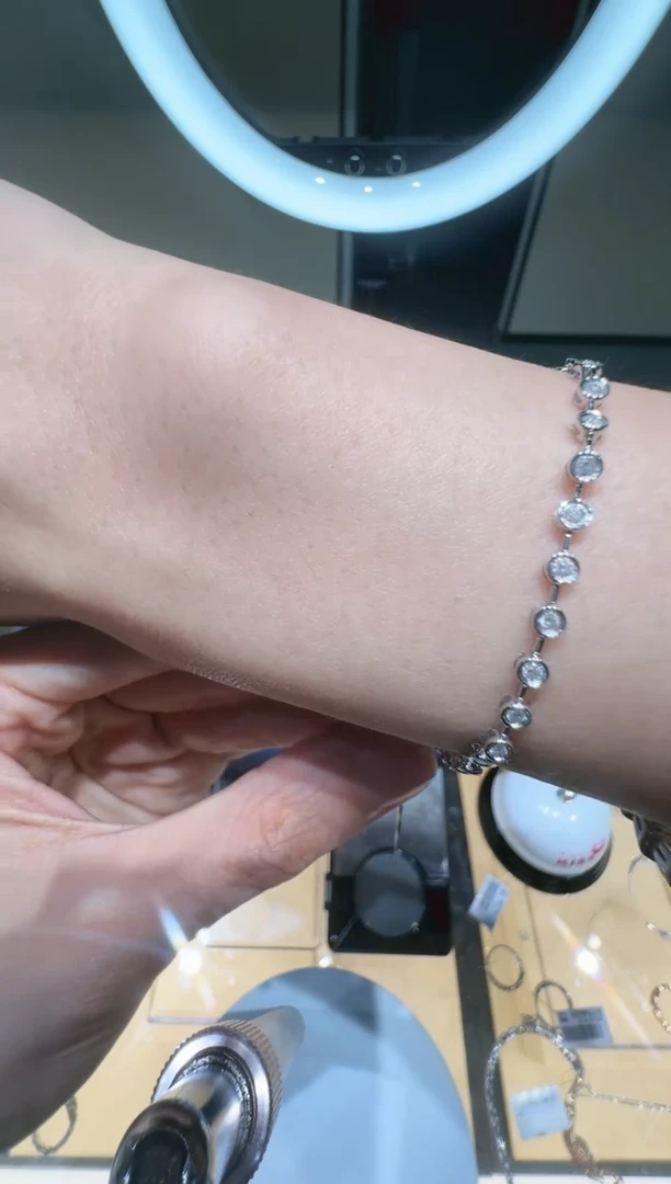 【闪购商品】钻石手链18K金镶嵌泡泡 