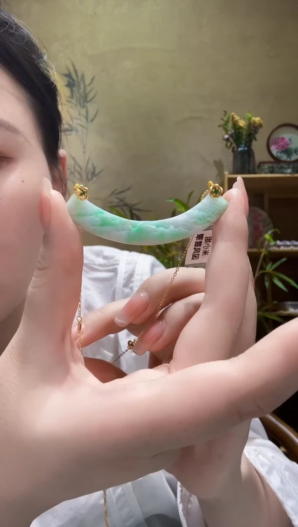翡翠未镶嵌颈饰吊坠