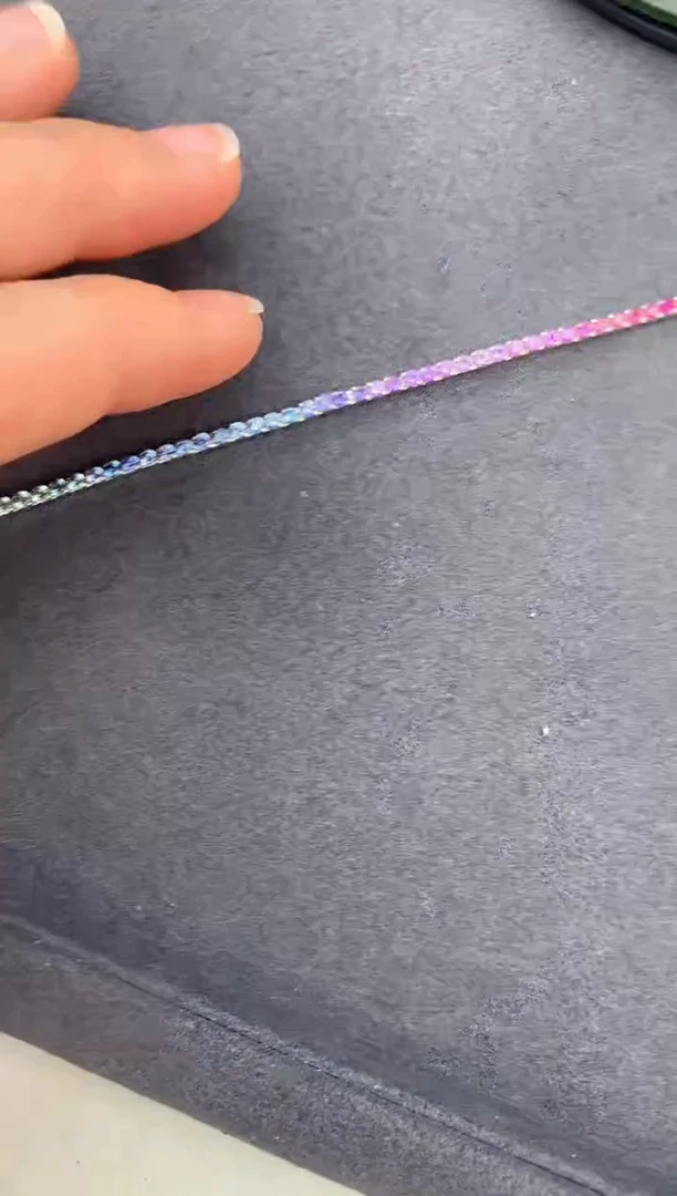 【闪购商品】彩色蓝宝石手链18K金镶嵌彩蓝宝手链