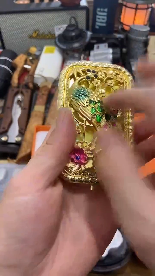 瓷片闪购商品  如图所示