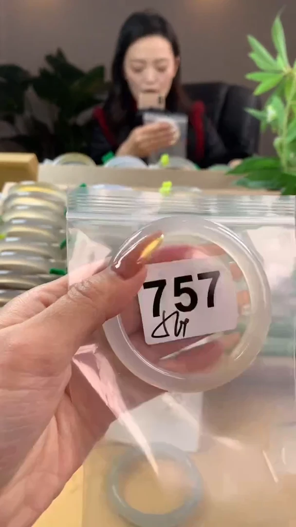 【闪购商品】玛瑙/玉髓手镯未镶嵌757