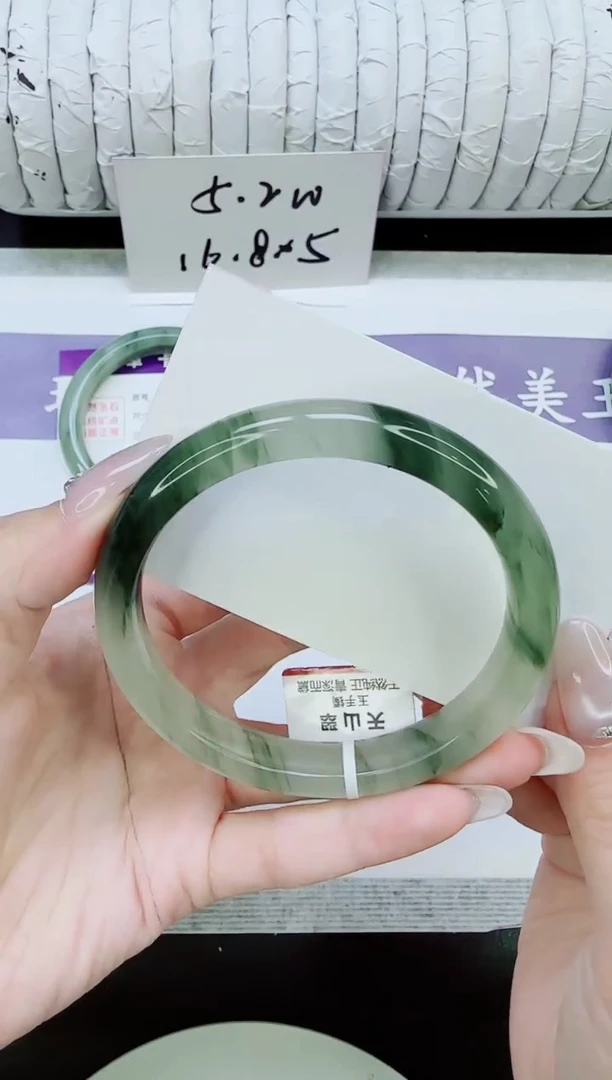 未镶嵌手镯石英质玉302/60.7