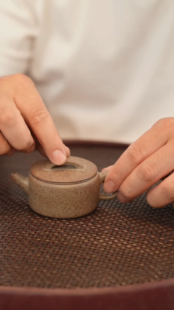 茶壶紫砂汉瓦壶型 还原烧 微瑕：宽口 半手工 80cc