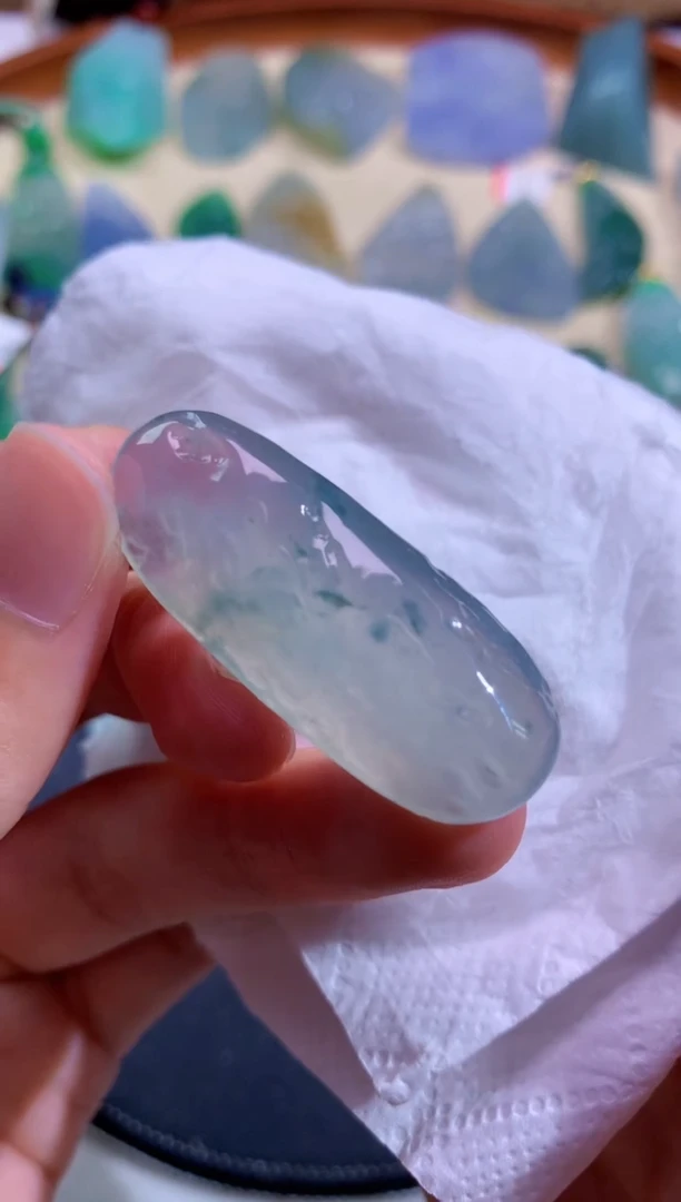 颈饰未镶嵌翡翠