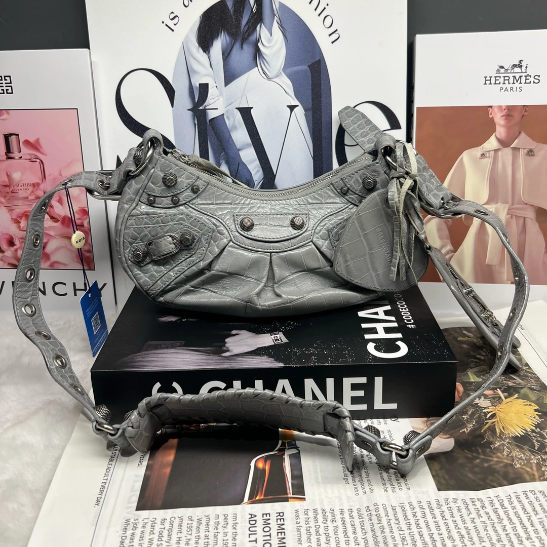 99新 Balenciaga/巴黎世家 鳄鱼纹压花牛皮革 机车包 80721