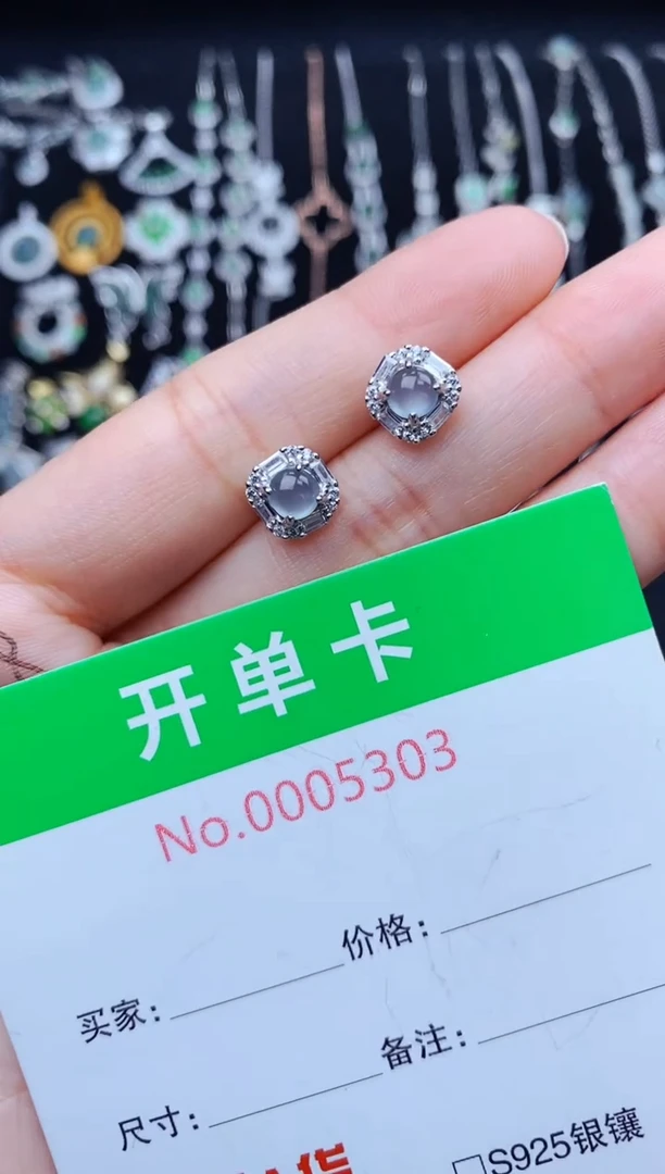 银S925镶嵌翡翠耳饰牙**坨5303