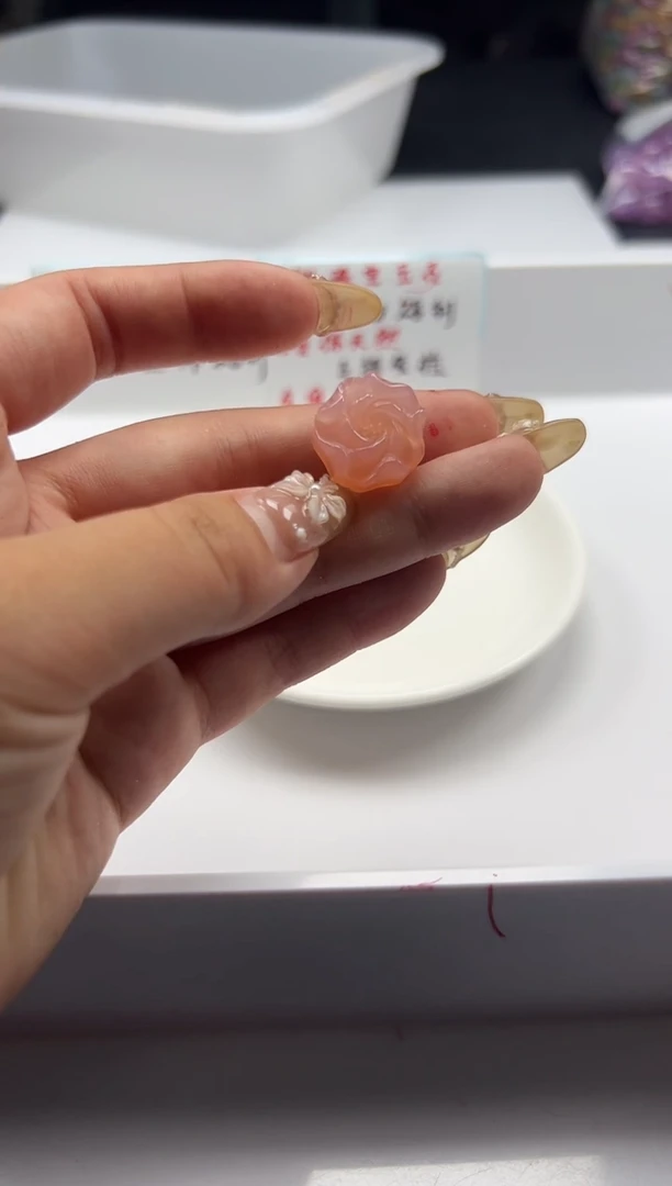 未镶嵌颈饰玛瑙/玉髓x353盐源牡丹花*1颗