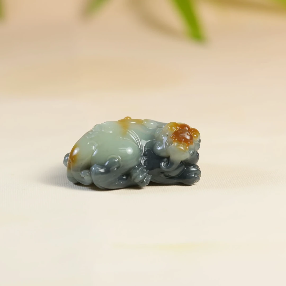 【豫人豫品】天然和田玉三彩俏小貔貅k69