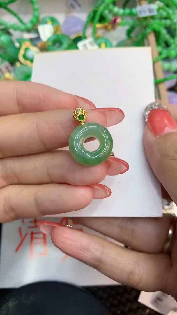 颈饰未镶嵌翡翠1