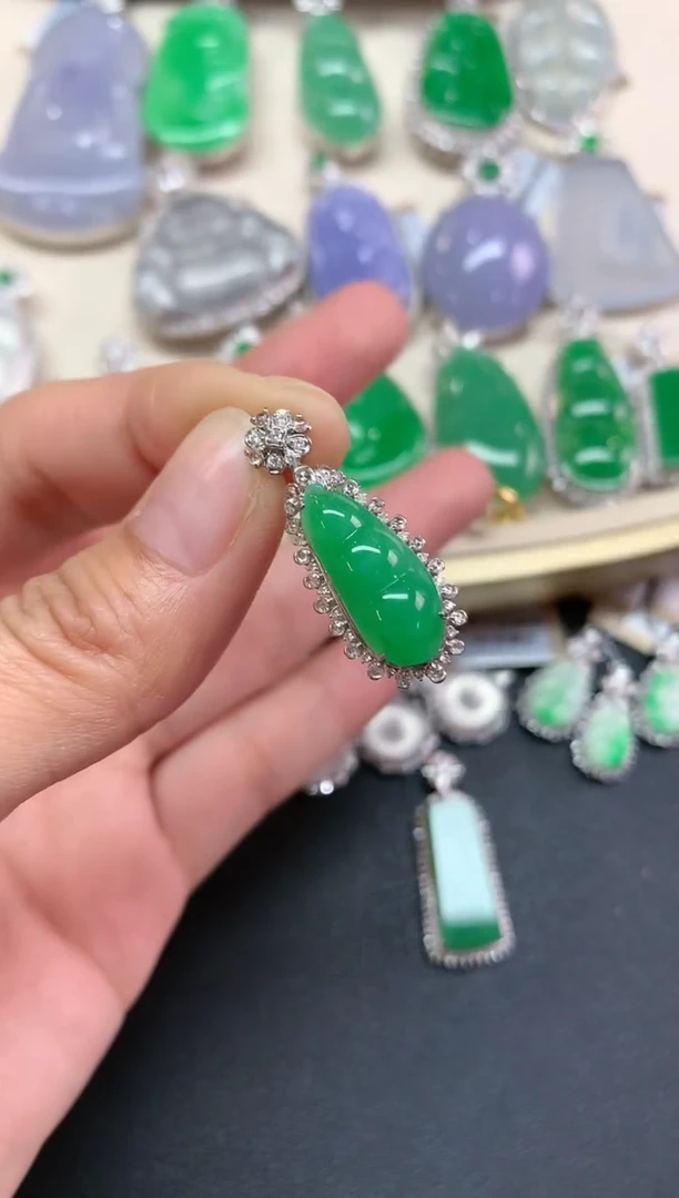 【闪购商品】翡翠吊坠(不含链)18K金镶嵌W179|9800