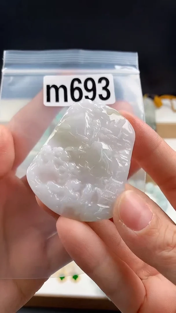 颈饰未镶嵌翡翠天然翡翠吊坠挂件