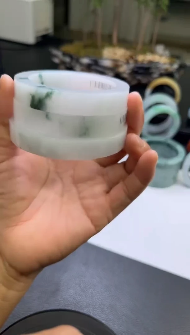 定制翡翠手镯未镶嵌55-62飘花