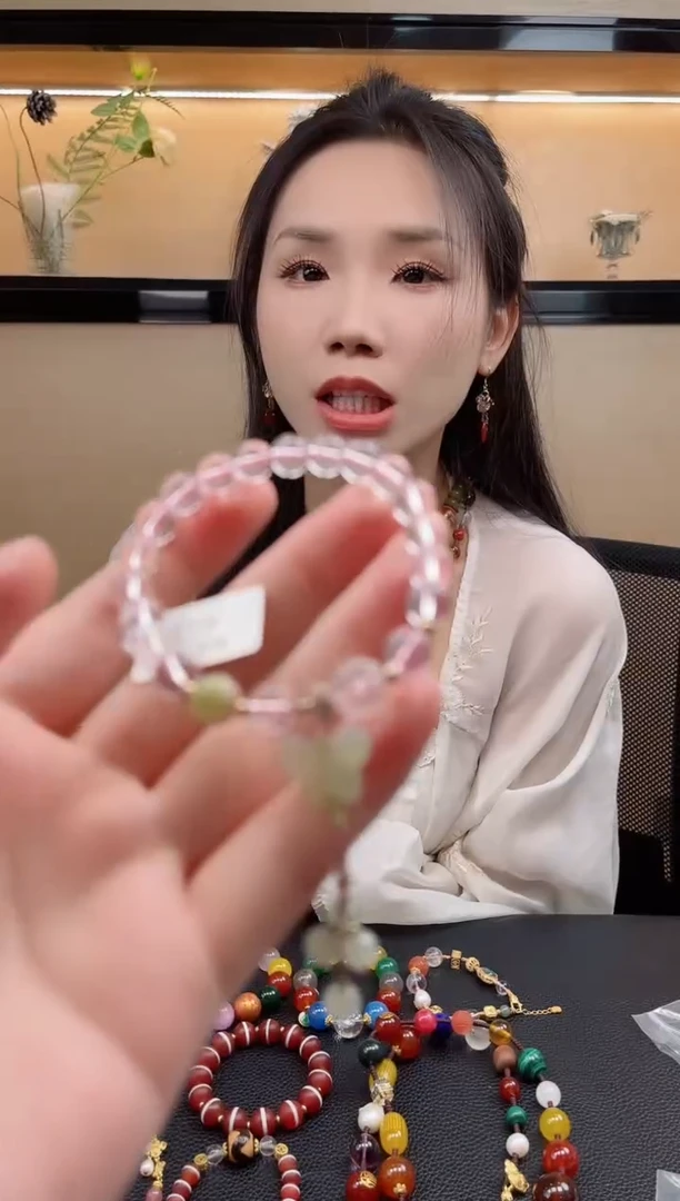 银S925镶嵌手链水晶默认微瑕，介意勿拍！