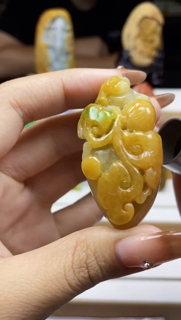 颈饰未镶嵌翡翠1