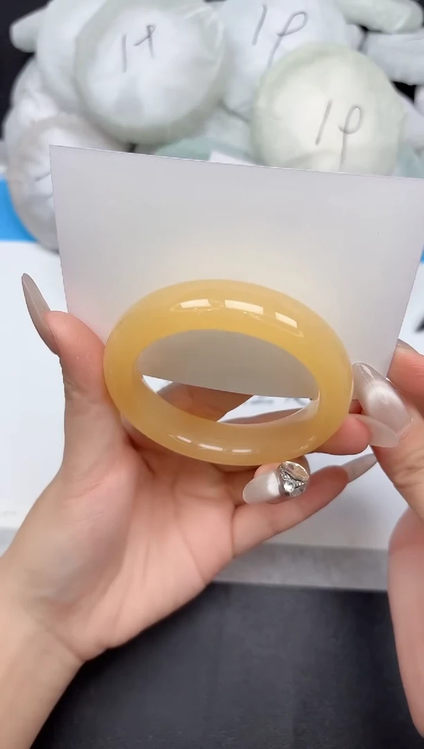 未镶嵌手镯石英质玉70-51-52