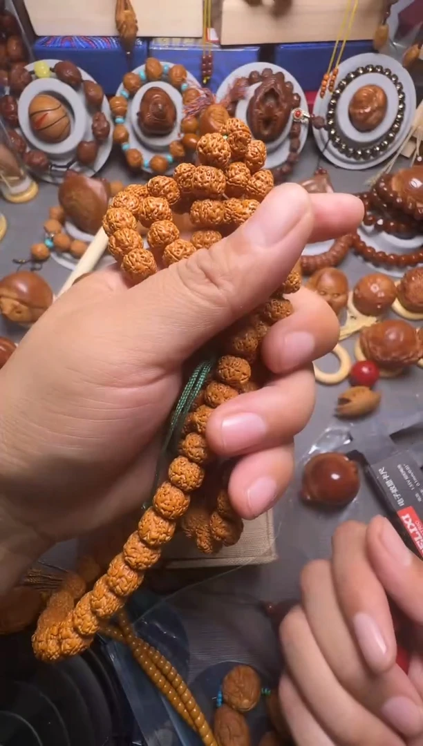 手串橄榄核思***｀金刚脖挂