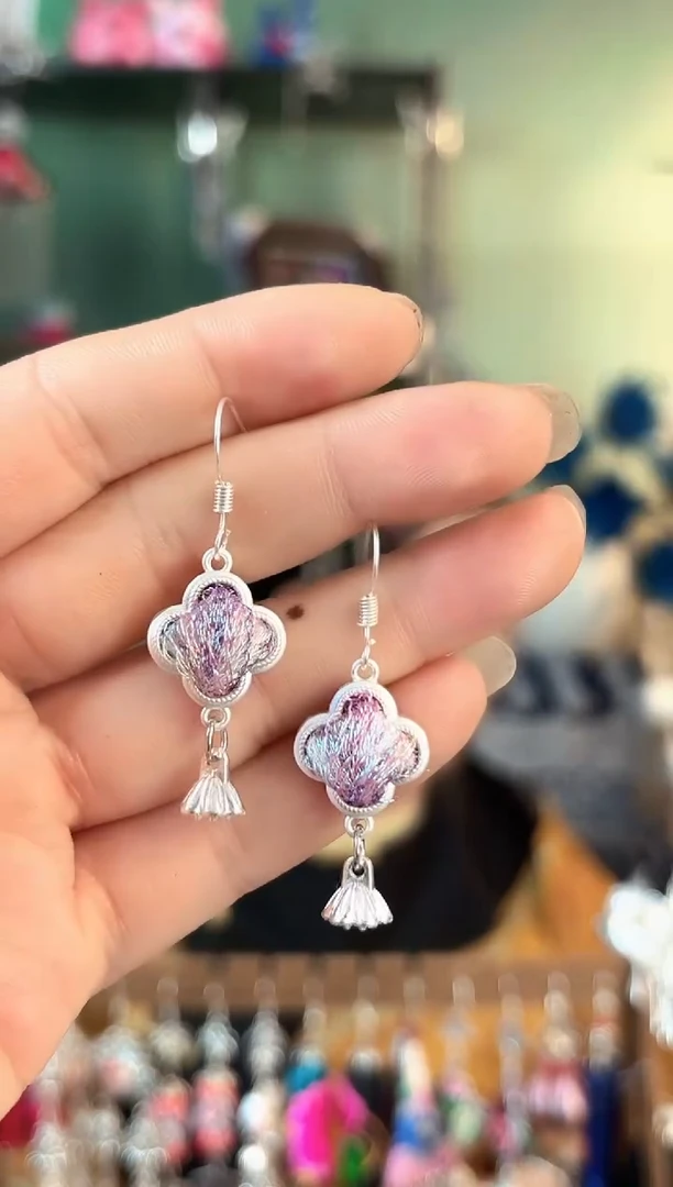 彩云南阁非遗老绣饰品609*