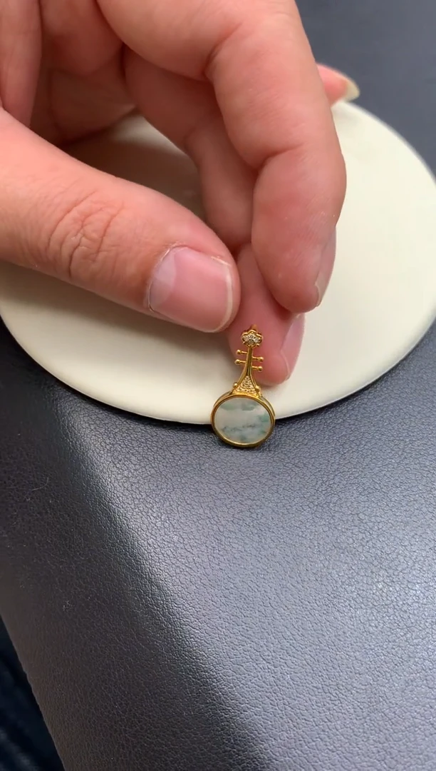 18K金镶嵌定制翡翠自营供应 48小时鉴赏期