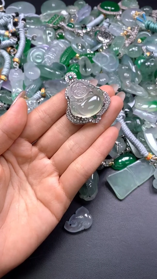 颈饰未镶嵌翡翠(配扣头多样性发其一）139