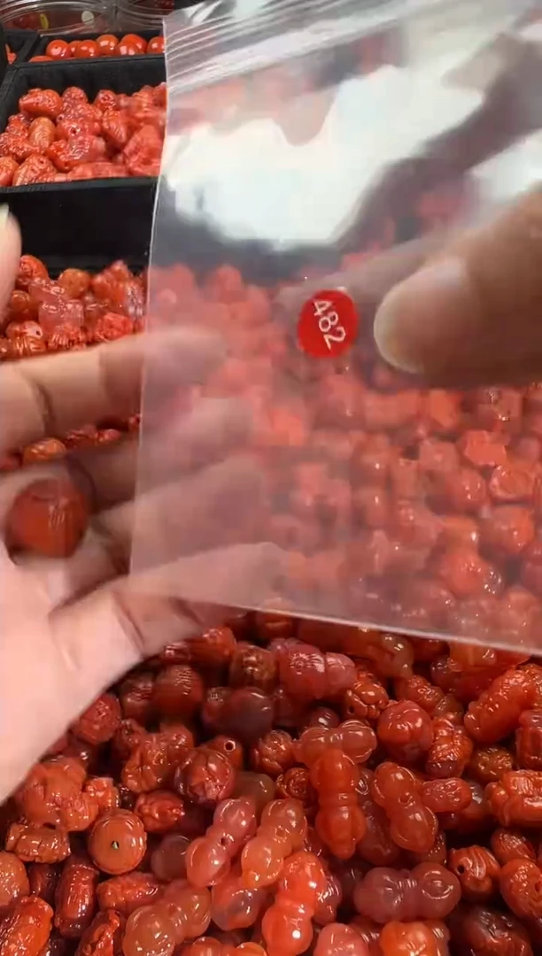 颈饰未镶嵌南红玛瑙1