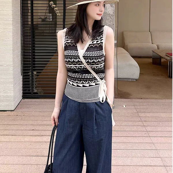 轻奢时装款无袖V领系带花纹上衣时尚百搭通勤甜美可爱无袖背心